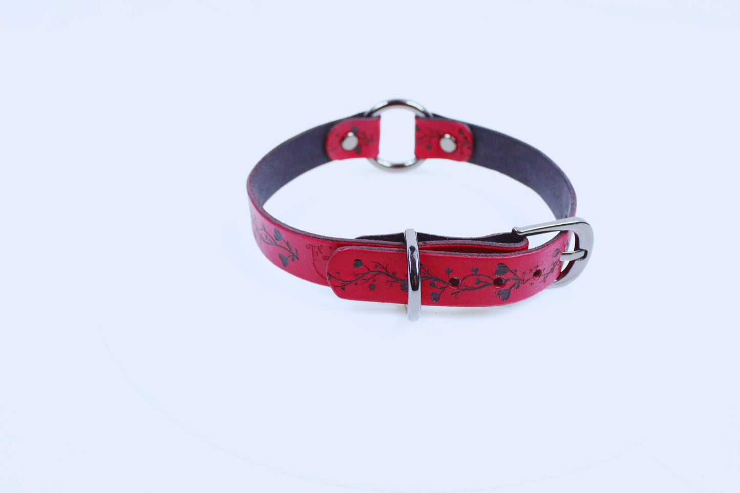 Vine Pattern Submissive Collar – Discreet BDSM Leather Choker - Happytoys Sexshop: online sex shop for Feeling Happy & Easy 😊 - Discreet geleverd