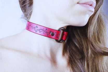 Vine Pattern Submissive Collar – Discreet BDSM Leather Choker - Happytoys Sexshop: online sex shop for Feeling Happy & Easy 😊 - Discreet geleverd