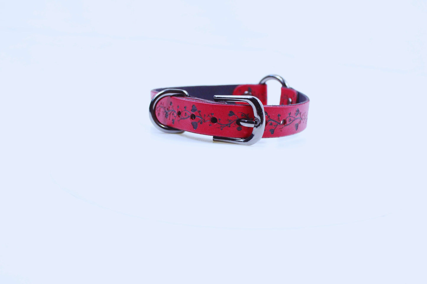 Vine Pattern Submissive Collar – Discreet BDSM Leather Choker - Happytoys Sexshop: online sex shop for Feeling Happy & Easy 😊 - Discreet geleverd