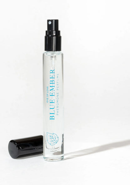 Bestel: Phero Parfum Attract Her 10 ml - bij Happytoys: de erotische sex webshop | liever Happy dan Easy ⭐⭐⭐⭐⭐ - Default Title - 93952 - BLUEEMBER - 10