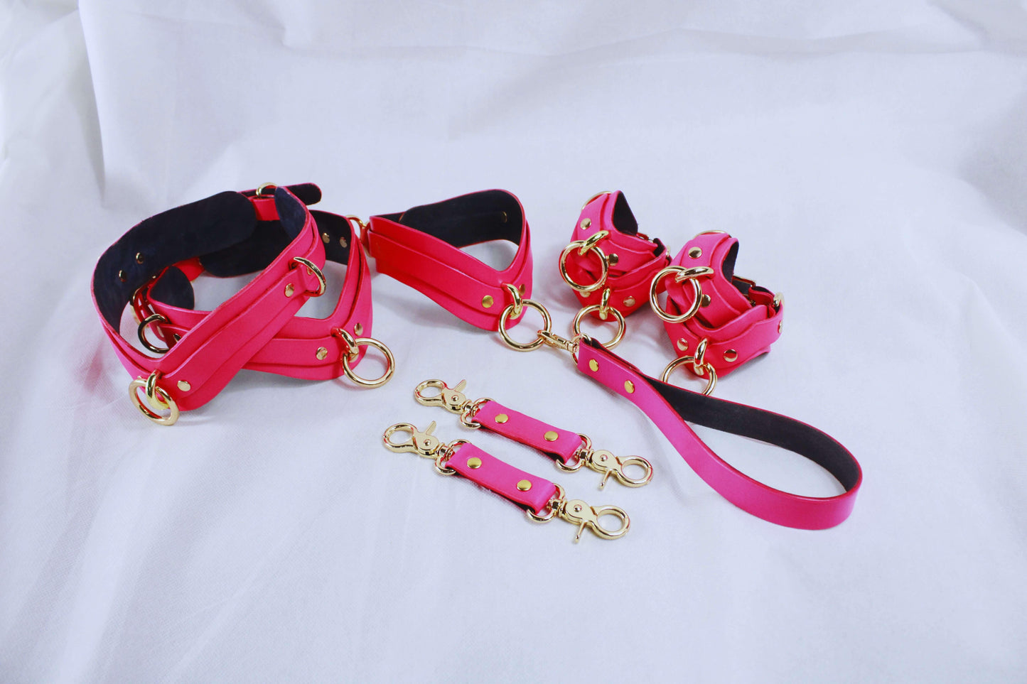 Bondage Gear Restraint Set with Collar Cuffs Leash - Happytoys Sexshop: online sex shop for Feeling Happy & Easy 😊 - Discreet geleverd