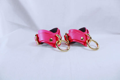 Bondage Gear Restraint Set with Collar Cuffs Leash - Happytoys Sexshop: online sex shop for Feeling Happy & Easy 😊 - Discreet geleverd