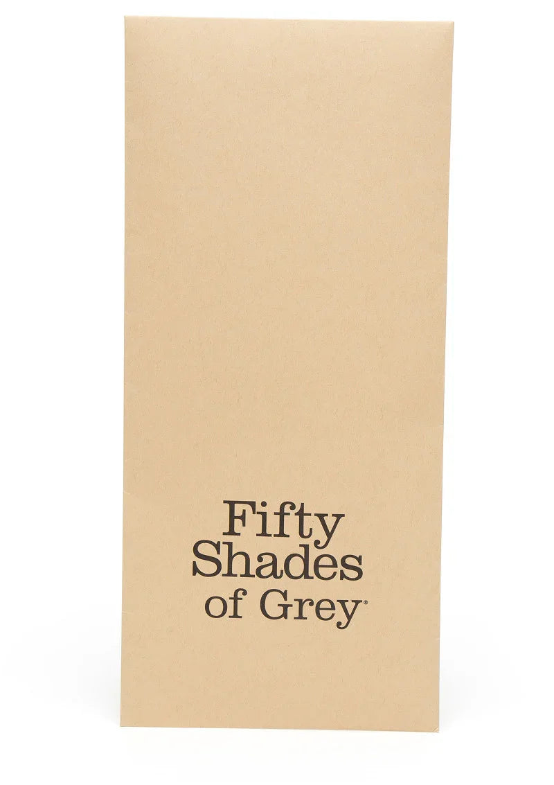 Faux Leather Flogger Fifty Shades Of Grey - Happytoys Sexshop: Toys for Feeling Happy & Easy 😊 - Discreet geleverd