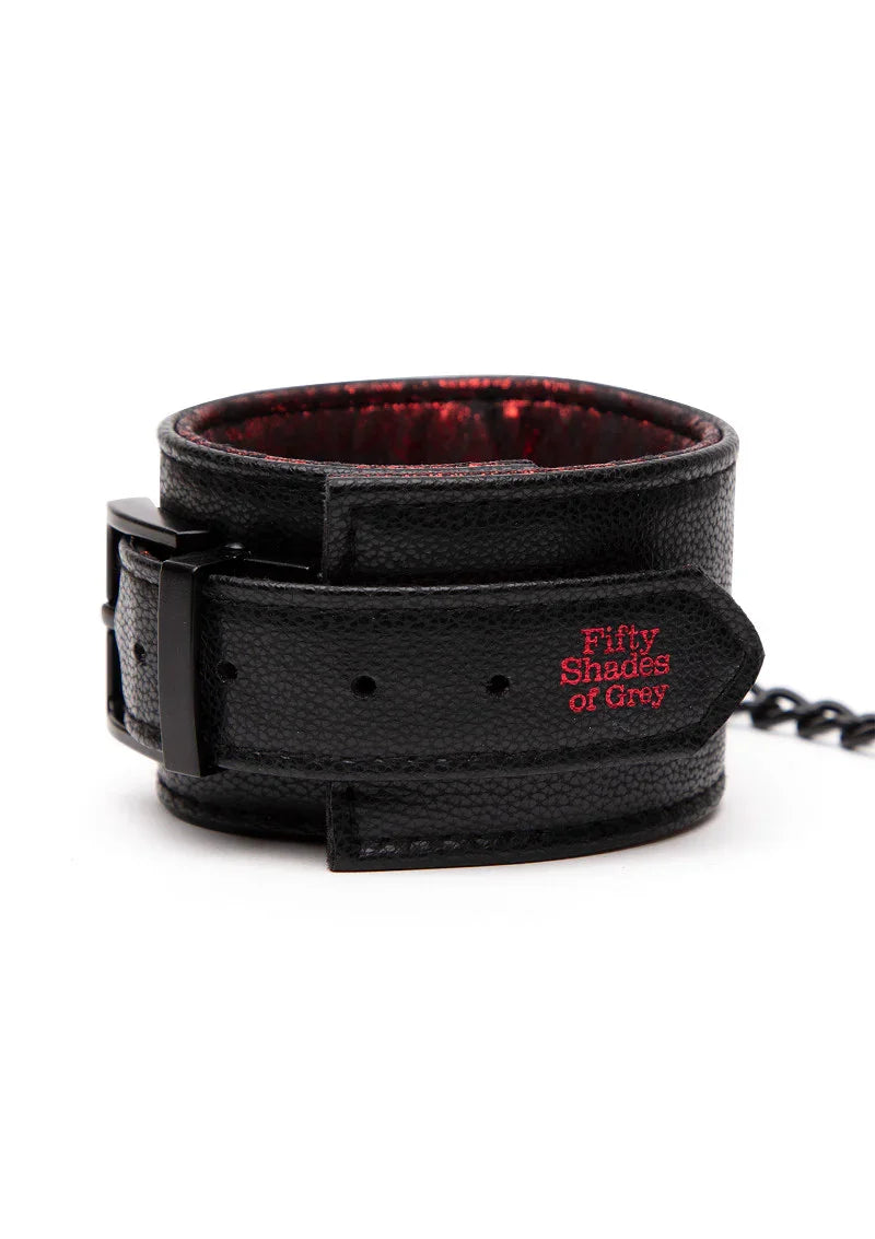 Reverse PU Leather Wrist Cuffs by Fifty Shades Of Grey - Happytoys Sexshop: Toys for Feeling Happy & Easy 😊 - Discreet geleverd