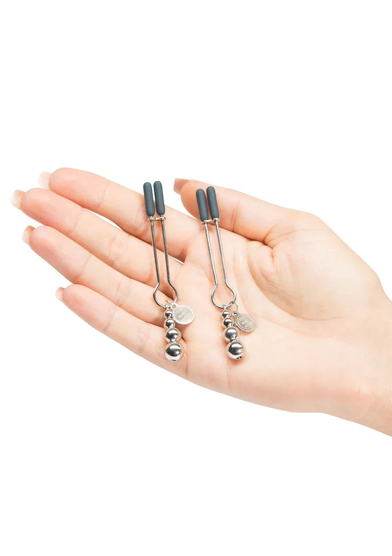 The Pinch Adjustable Nipple Clamps by Fifty Shades of Grey - Happytoys Sexshop: Toys for Feeling Happy & Easy 😊 - Discreet geleverd