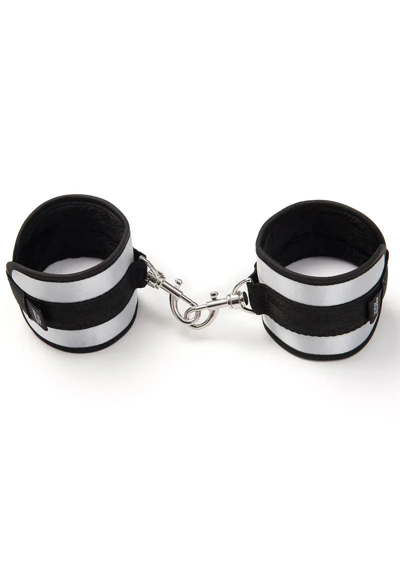 Totally His Soft Handcuffs Fifty Shades of Grey - Happytoys Sexshop: Toys for Feeling Happy & Easy 😊 - Discreet geleverd