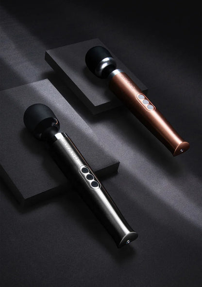 Die Cast Rechargeable Vibrating Massager (rose gold) by Le Wand - Happytoys Sexshop: Toys for Feeling Happy & Easy 😊 - Discreet geleverd