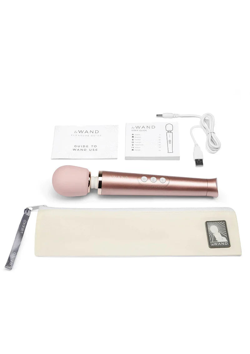 Petite Rechargeable (rose gold) by Le Wand - Happytoys Sexshop: Toys for Feeling Happy & Easy 😊 - Discreet geleverd