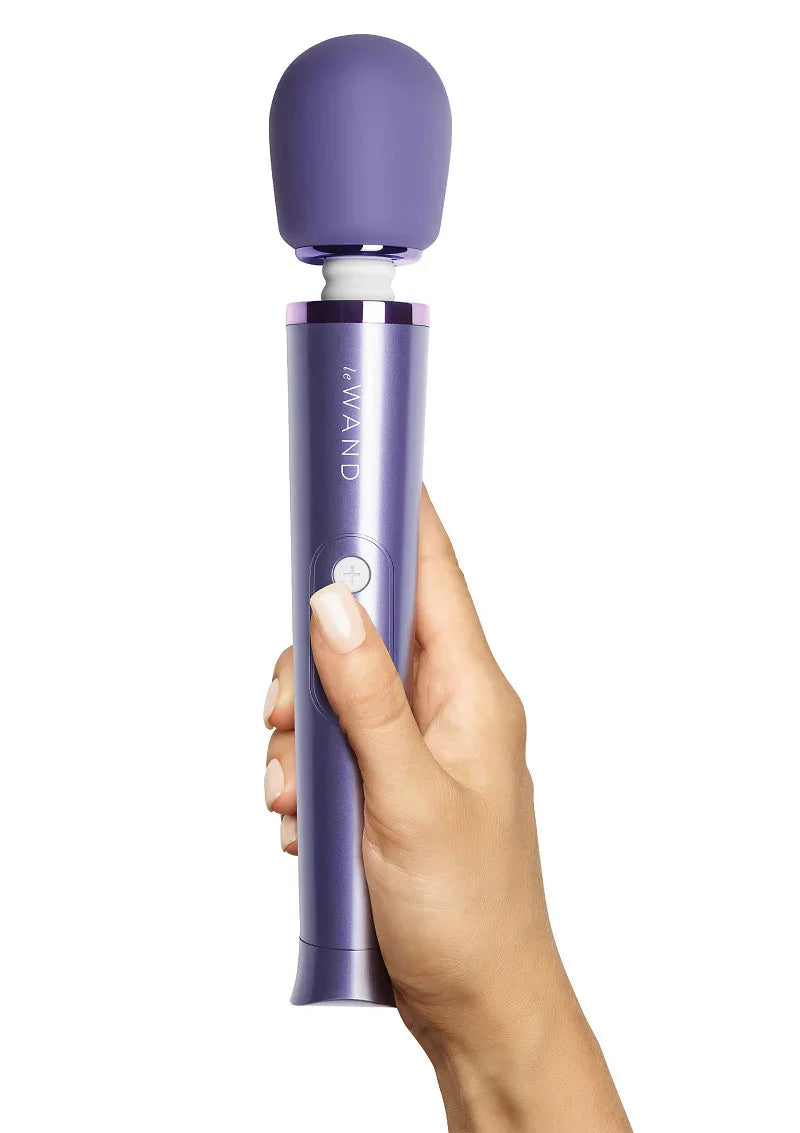 Petite Rechargeable (violet) by Le Wand - Happytoys Sexshop: Toys for Feeling Happy & Easy 😊 - Discreet geleverd