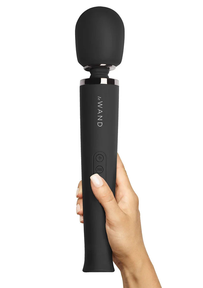 Rechargeable Massager black by Le Wand - Happytoys Sexshop: Toys for Feeling Happy & Easy 😊 - Discreet geleverd