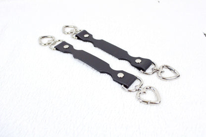 BDSM Accessories Leather Restraint Connector Strap for BDSM Play - Happytoys Sexshop: online sex shop for Feeling Happy & Easy 😊 - Discreet geleverd