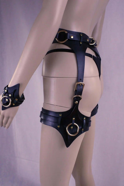 Bondage Gear Leather Thigh Harness Cuffs Set for BDSM Play - Happytoys Sexshop: online sex shop for Feeling Happy & Easy 😊 - Discreet geleverd