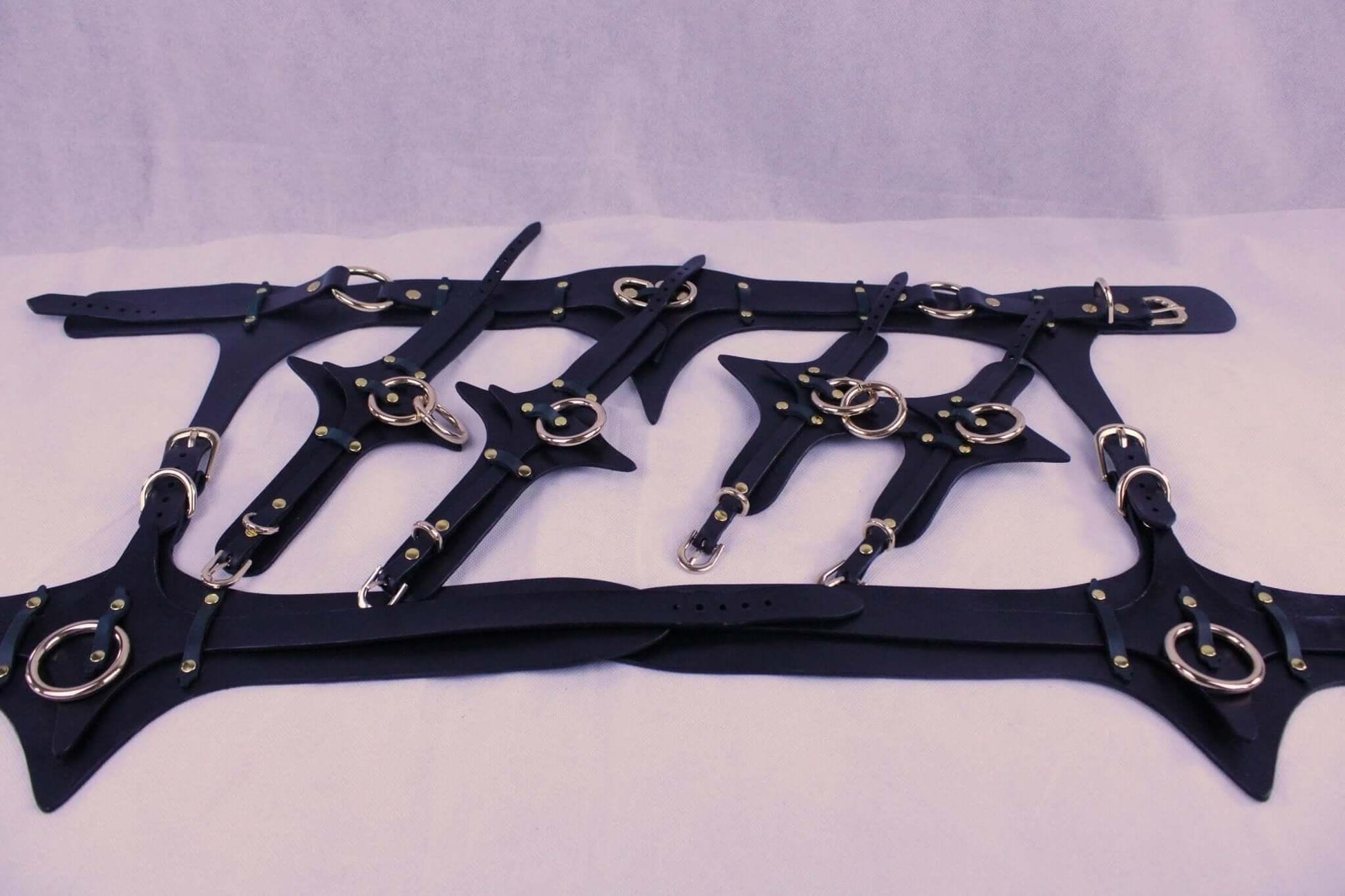 Bondage Gear Leather Thigh Harness Cuffs Set for BDSM Play - Happytoys Sexshop: online sex shop for Feeling Happy & Easy 😊 - Discreet geleverd