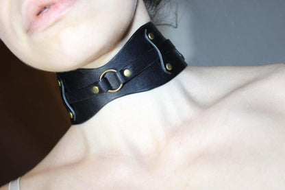 BDSM Collar Edgy O-Ring Collar Choker for Kinky Fashion - Happytoys Sexshop: online sex shop for Feeling Happy & Easy 😊 - Discreet geleverd