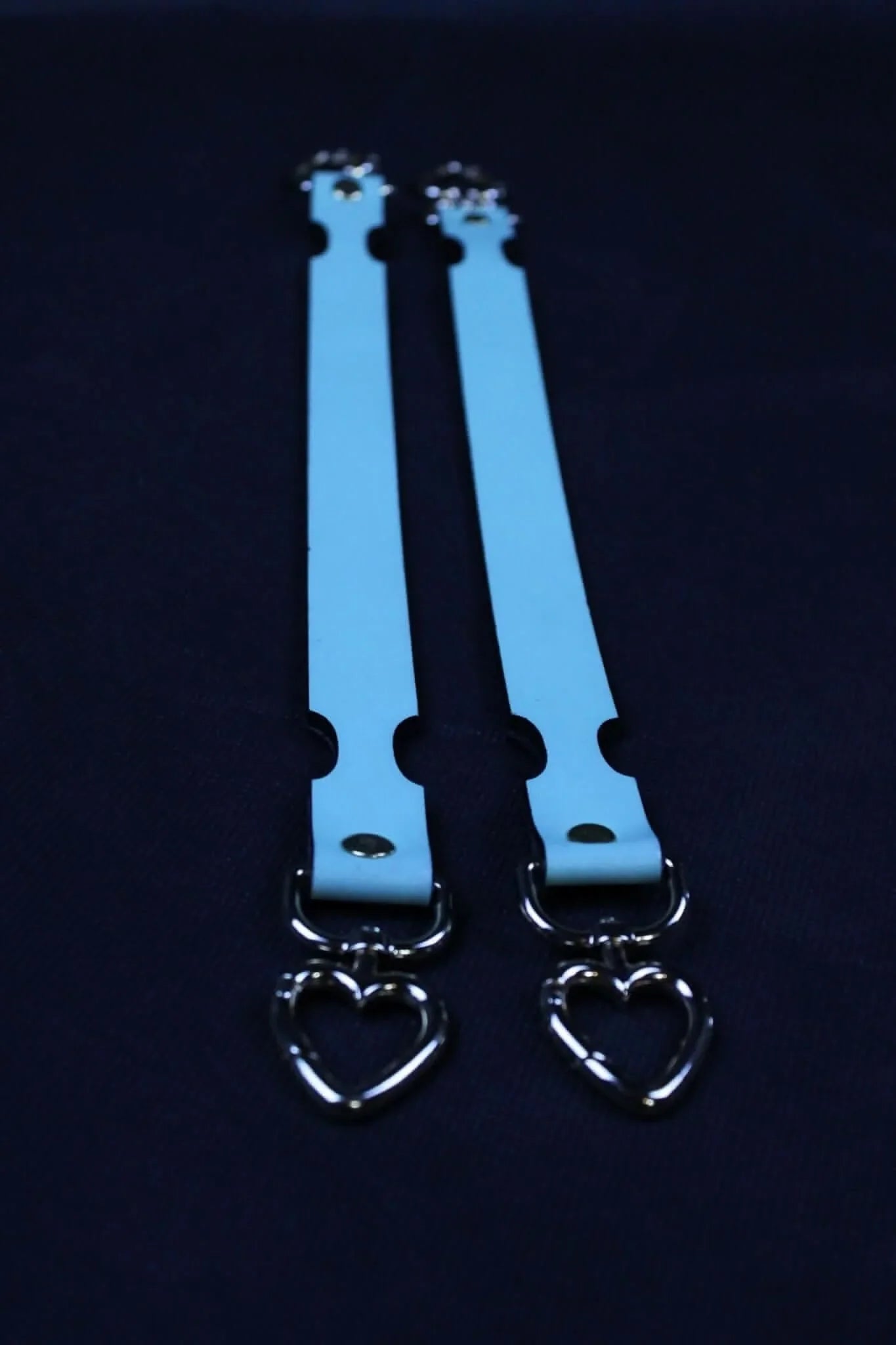 Bondage Gear Connector Straps - Short Medium 4-Way Leather Connectors - Happytoys Sexshop: online sex shop for Feeling Happy & Easy 😊 - Discreet geleverd