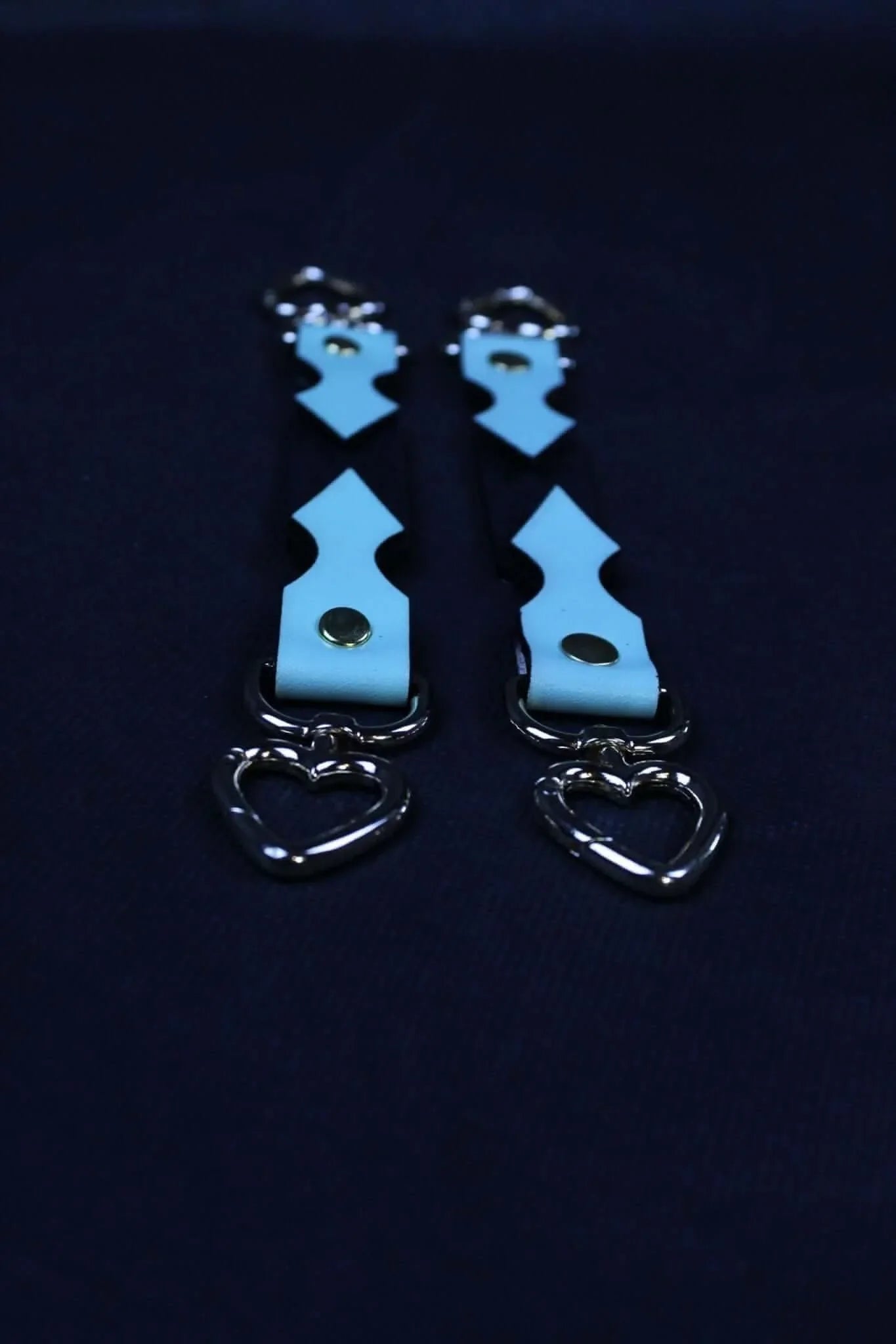 Bondage Gear Connector Straps - Short Medium 4-Way Leather Connectors - Happytoys Sexshop: online sex shop for Feeling Happy & Easy 😊 - Discreet geleverd