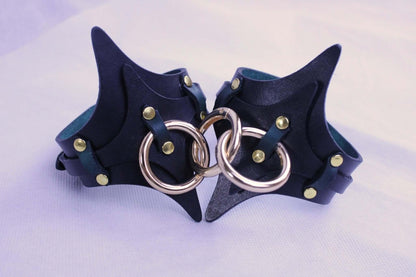 Wrist Cuffs Premium Leather Handcuffs for BDSM Bondage Restraints - Happytoys Sexshop: online sex shop for Feeling Happy & Easy 😊 - Discreet geleverd
