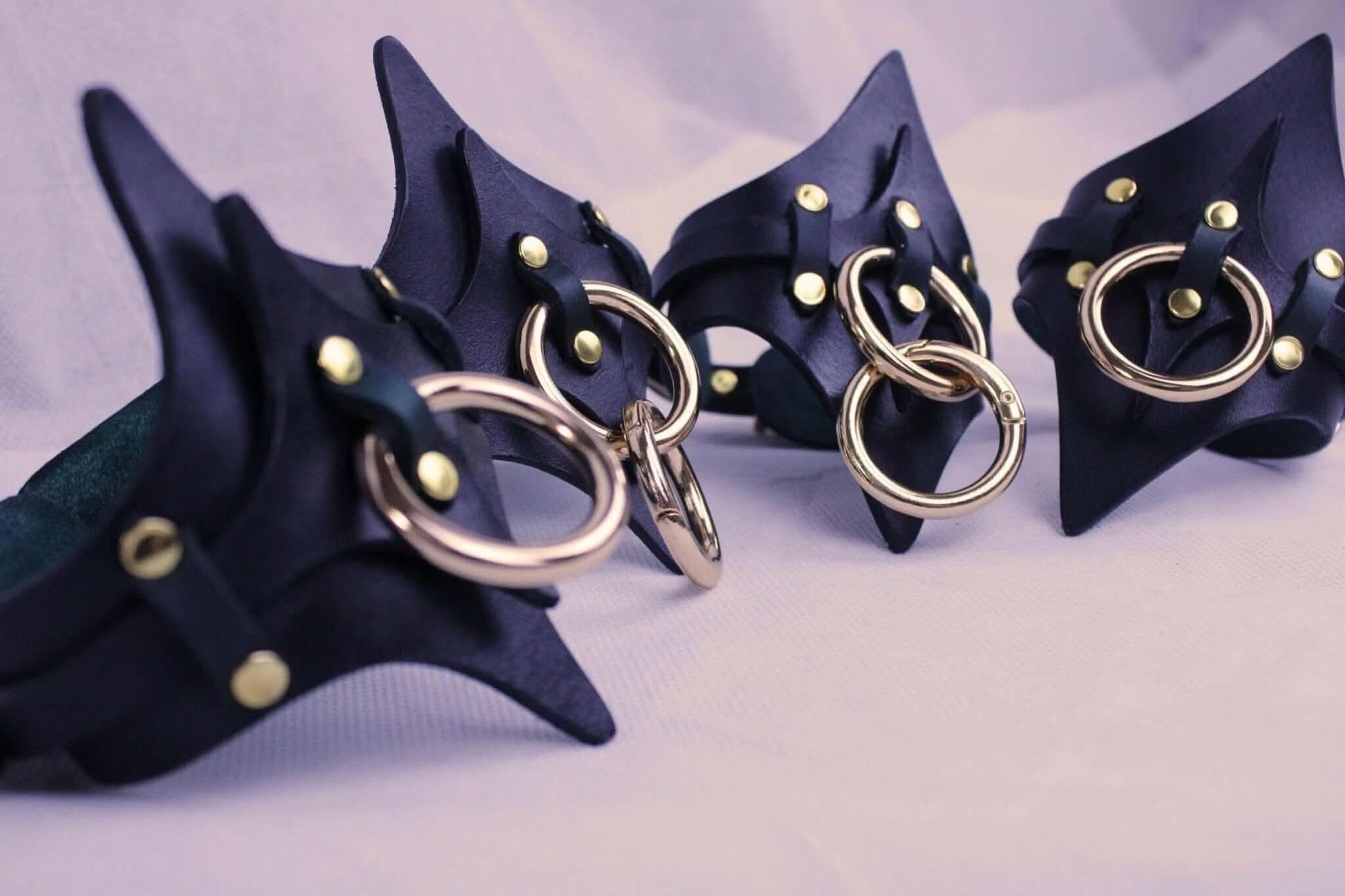 BDSM Gear Leather Thigh Harness Cuffs Set for BDSM Bondage Play - Happytoys Sexshop: online sex shop for Feeling Happy & Easy 😊 - Discreet geleverd