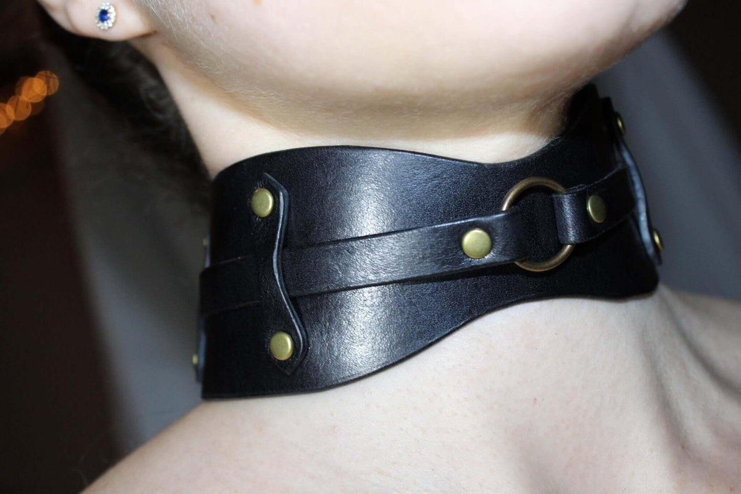 BDSM Collar Edgy O-Ring Collar Choker for Kinky Fashion - Happytoys Sexshop: online sex shop for Feeling Happy & Easy 😊 - Discreet geleverd