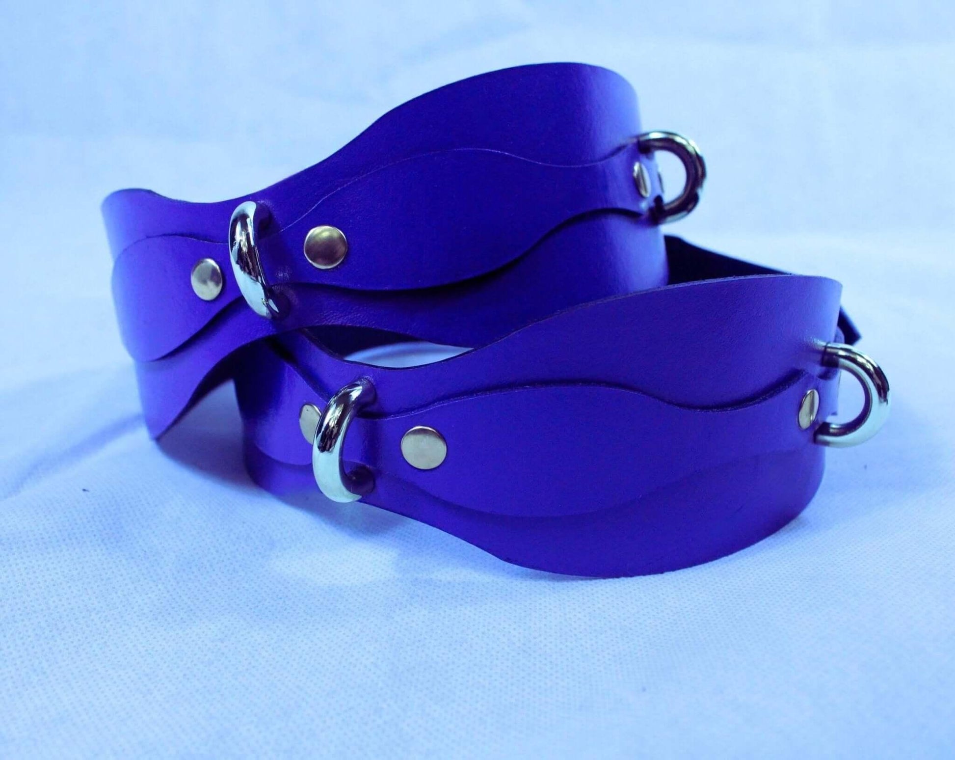 BDSM Gear Handmade Leather Thigh Cuffs with D-Rings Adjustable - Happytoys Sexshop: online sex shop for Feeling Happy & Easy 😊 - Discreet geleverd