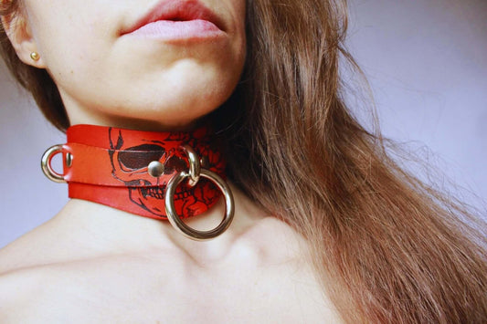 Bold Skull BDSM Collar Leather BDSM Collar for Submissive - Happytoys Sexshop: online sex shop for Feeling Happy & Easy 😊 - Discreet geleverd