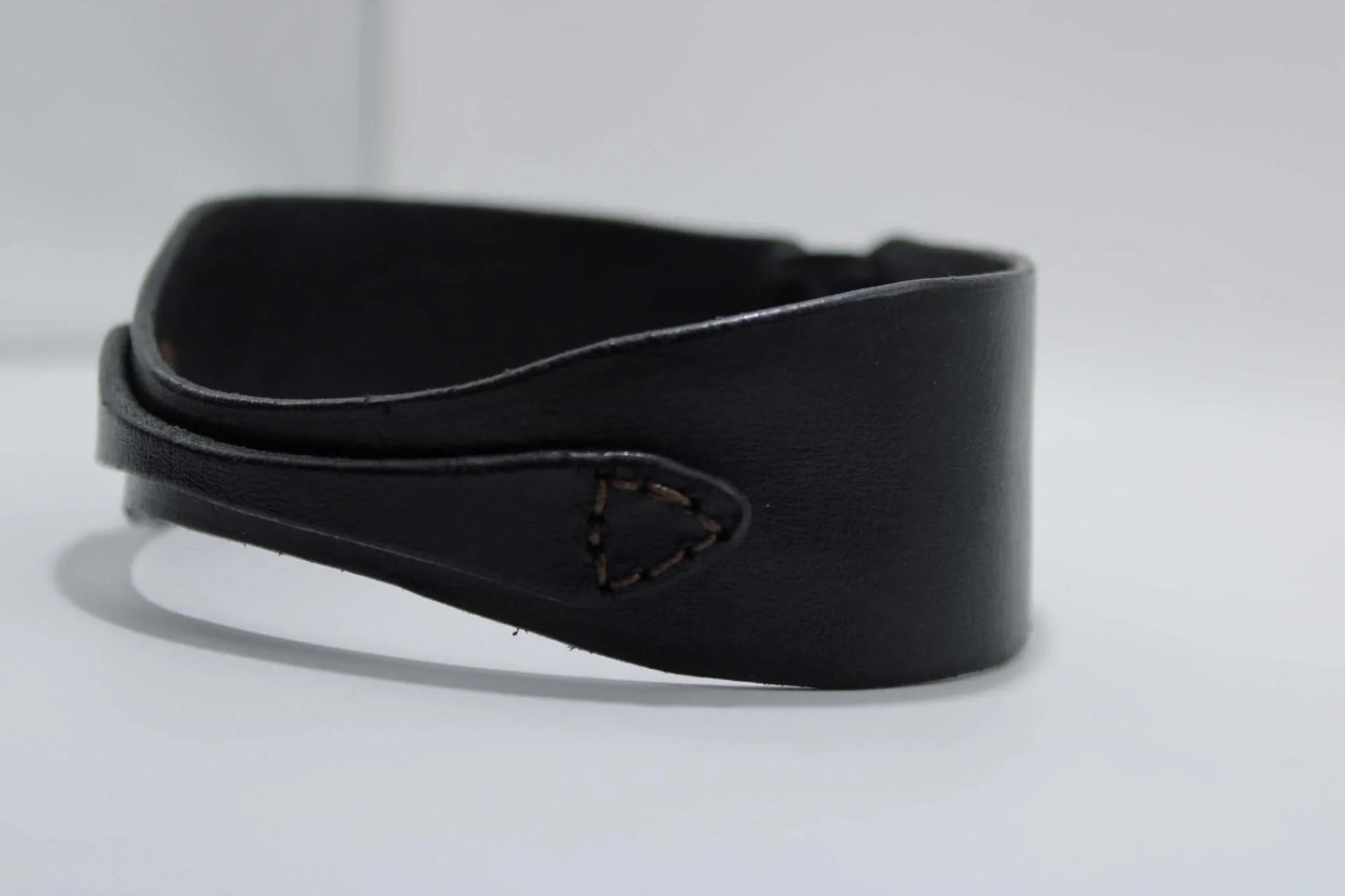 Leather Choker Collar for BDSM Roleplay and Fetish Wear - Happytoys Sexshop: online sex shop for Feeling Happy & Easy 😊 - Discreet geleverd