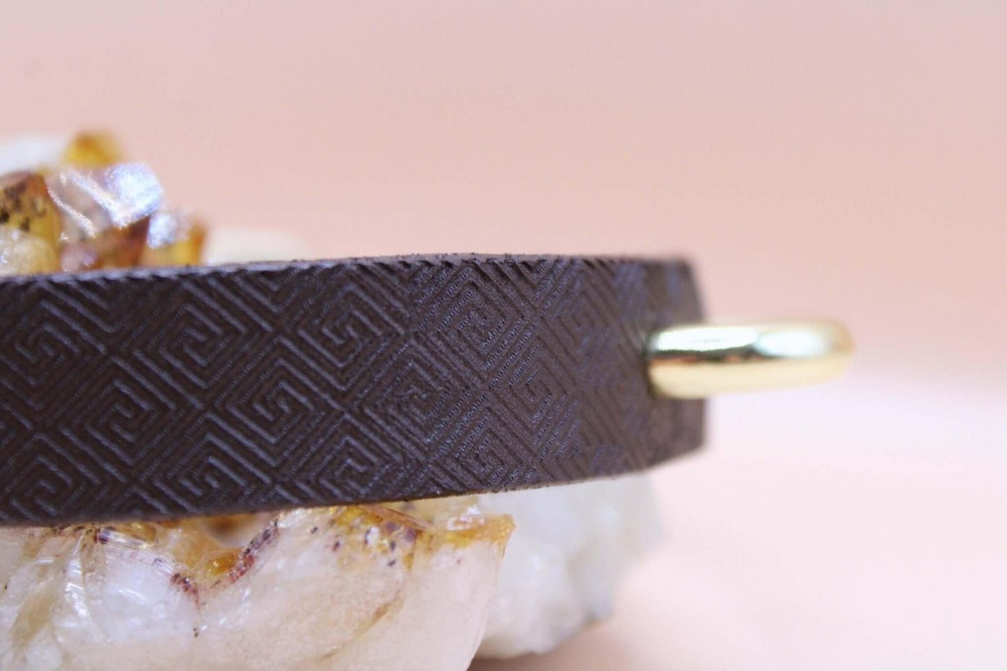 Day Collar - Elegant Discreet Choker for BDSM and Submissive Styles - Happytoys Sexshop: online sex shop for Feeling Happy & Easy 😊 - Discreet geleverd