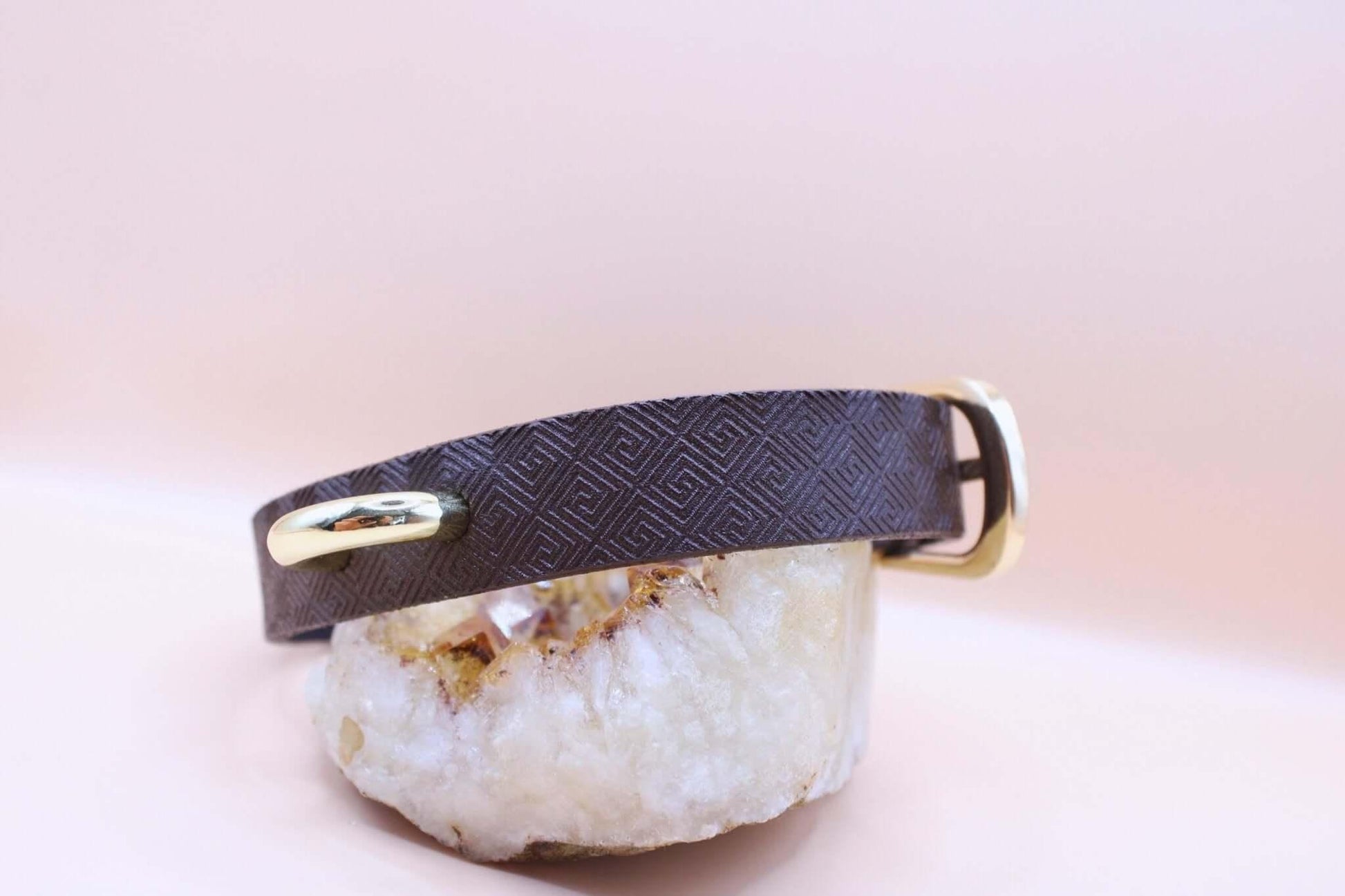 Day Collar - Elegant Discreet Choker for BDSM and Submissive Styles - Happytoys Sexshop: online sex shop for Feeling Happy & Easy 😊 - Discreet geleverd