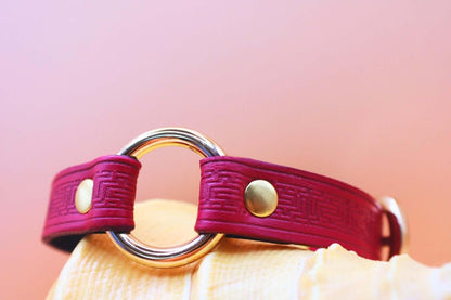 Red Submissive Collar O-Ring Submissive Collar | Sub Jewelry - Happytoys Sexshop: online sex shop for Feeling Happy & Easy 😊 - Discreet geleverd