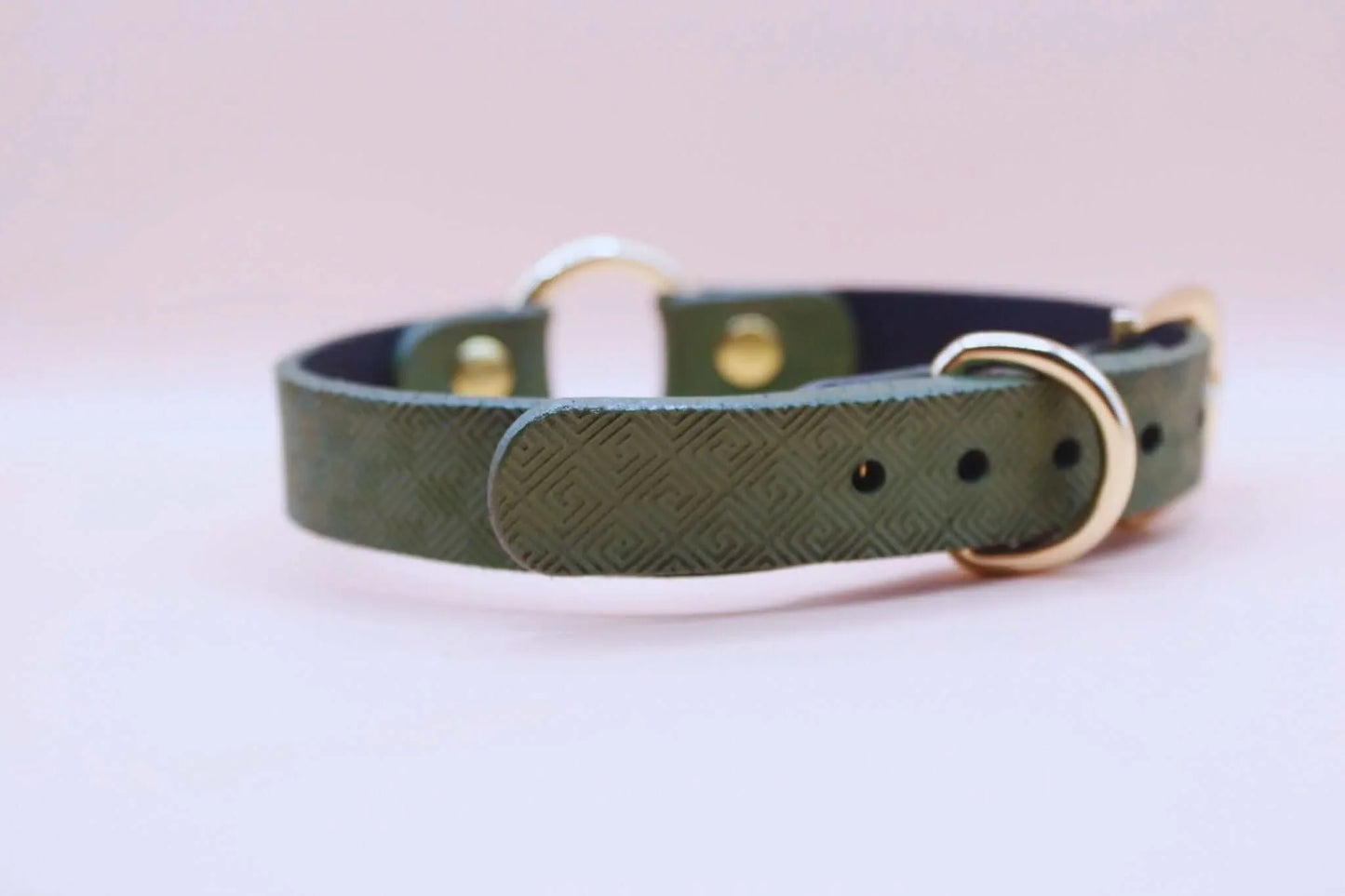 Day Collar Discreet Leather | Elegant BDSM Jewelry for Submissives - Happytoys Sexshop: online sex shop for Feeling Happy & Easy 😊 - Discreet geleverd