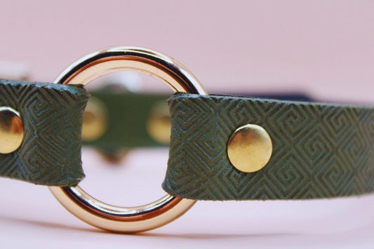 Day Collar Discreet Leather | Elegant BDSM Jewelry for Submissives - Happytoys Sexshop: online sex shop for Feeling Happy & Easy 😊 - Discreet geleverd