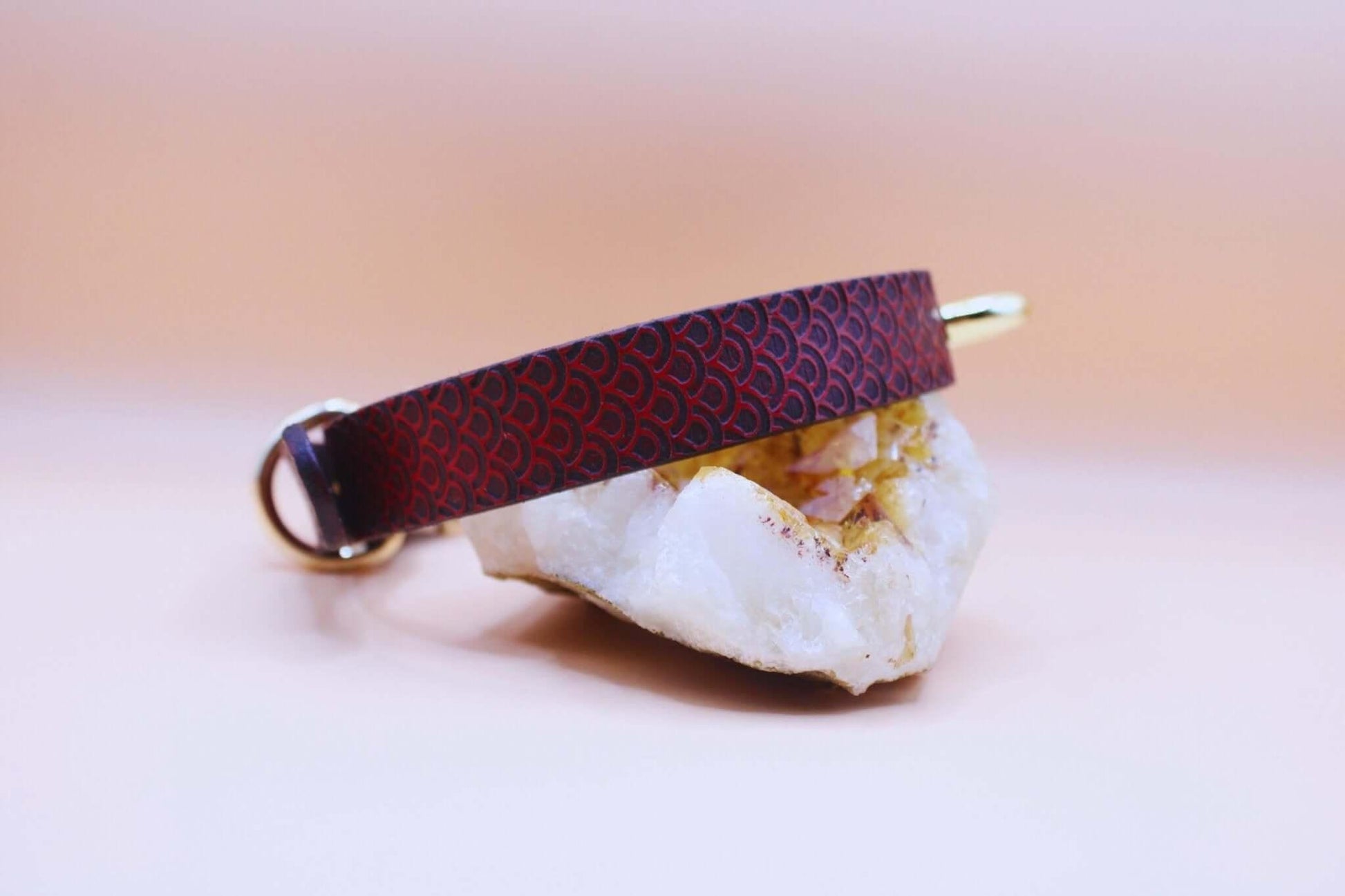 Discreet BDSM Collar Day Collar Choker Elegant BDSM Choker - Happytoys Sexshop: online sex shop for Feeling Happy & Easy 😊 - Discreet geleverd