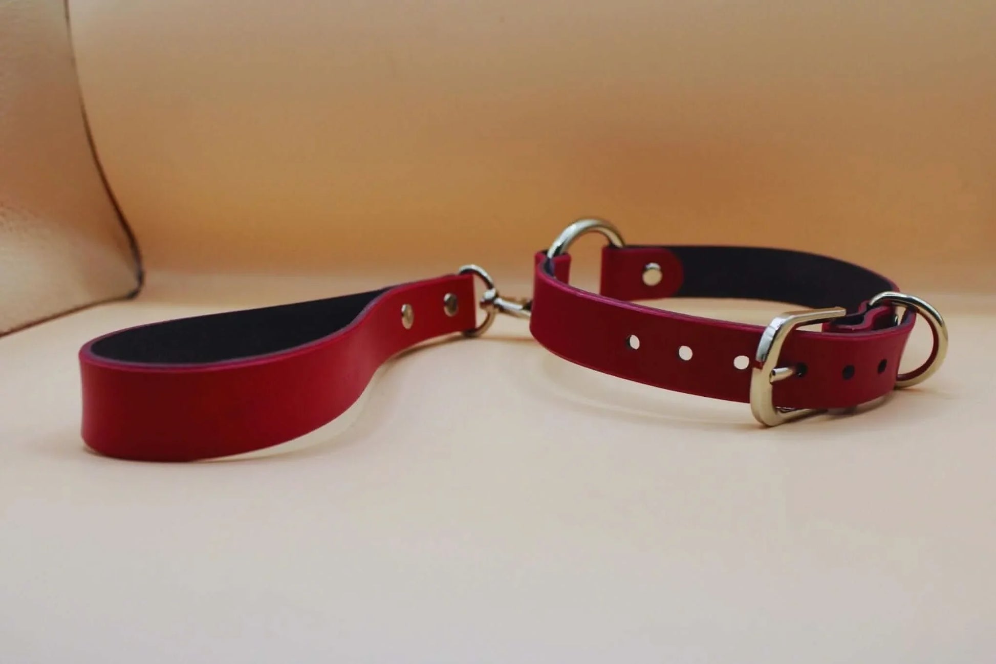 Submissive Collar Discreet BDSM Jewelry for Bondage Enthusiasts - Happytoys Sexshop: online sex shop for Feeling Happy & Easy 😊 - Discreet geleverd