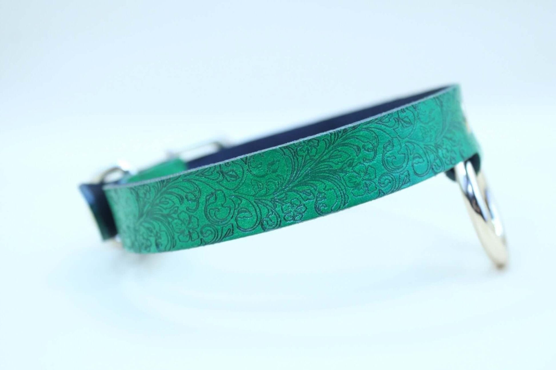 Emerald Green Leather Choker Floral Submissive Collar Jewelry for Day - Happytoys Sexshop: online sex shop for Feeling Happy & Easy 😊 - Discreet geleverd
