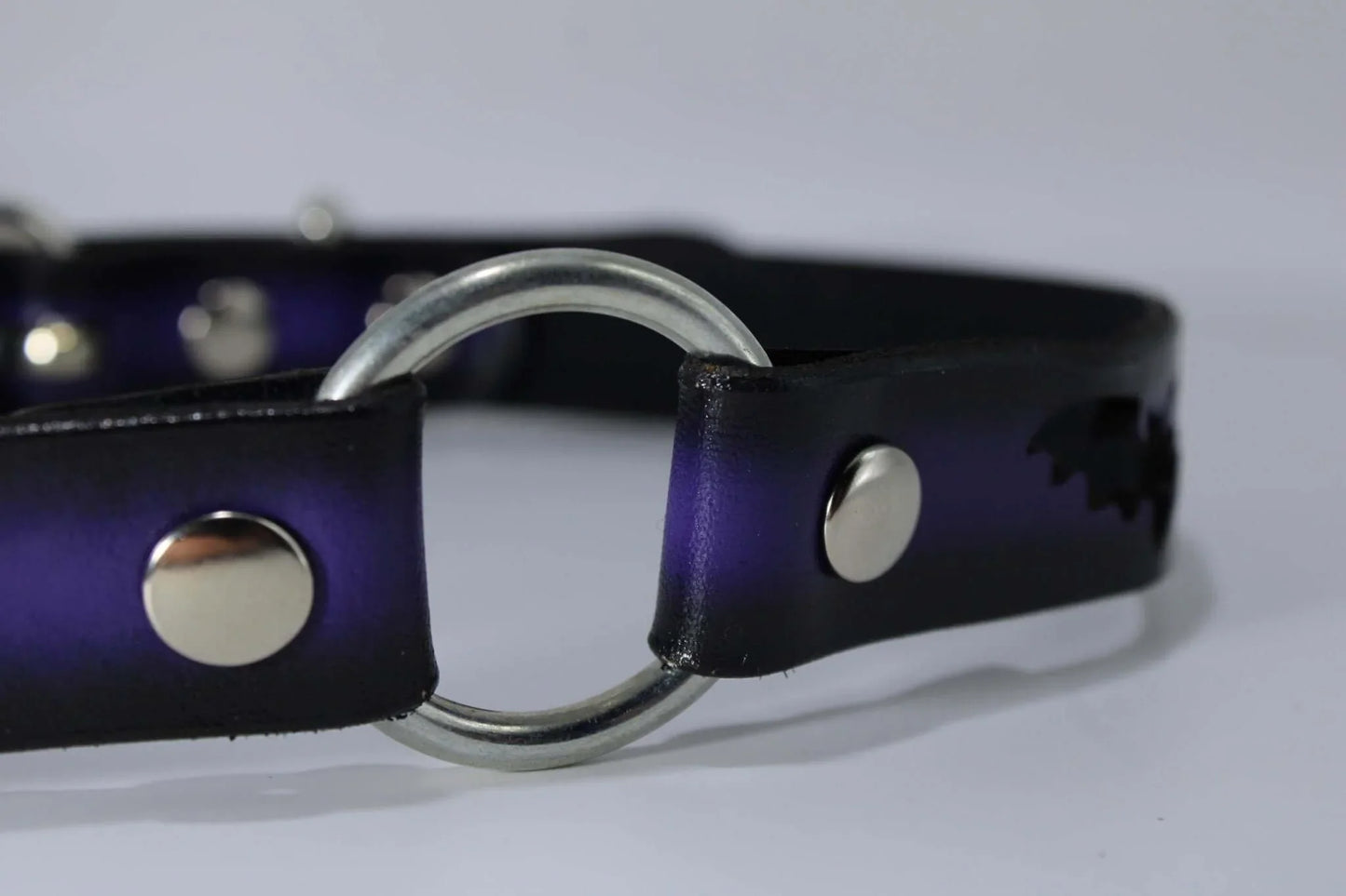 Gothic Bat BDSM Collar Leather Choker With O Ring - Happytoys Sexshop: online sex shop for Feeling Happy & Easy 😊 - Discreet geleverd