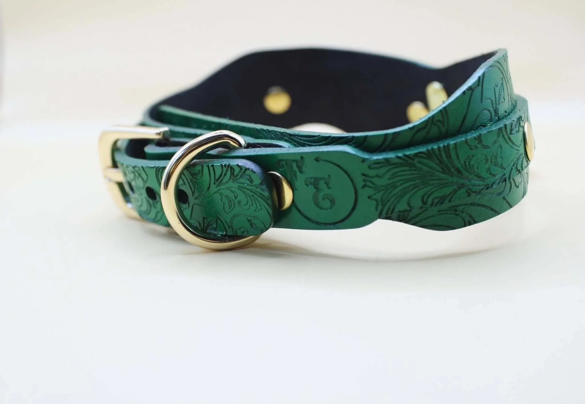 Leather BDSM Collar Posture Collar Choker - BDSM Statement - Happytoys Sexshop: online sex shop for Feeling Happy & Easy 😊 - Discreet geleverd