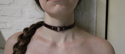 Classic Leather Choker - Gothic Bondage Collar for Alt Fashion - Happytoys Sexshop: online sex shop for Feeling Happy & Easy 😊 - Discreet geleverd