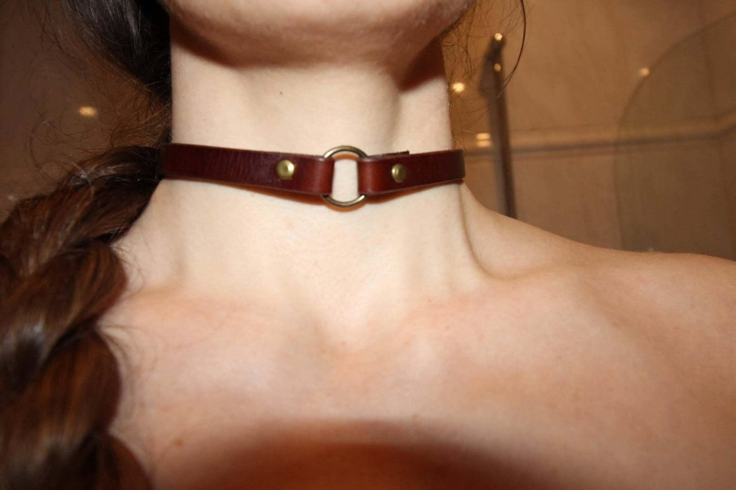 Classic Leather Choker - Gothic Bondage Collar for Alt Fashion - Happytoys Sexshop: online sex shop for Feeling Happy & Easy 😊 - Discreet geleverd