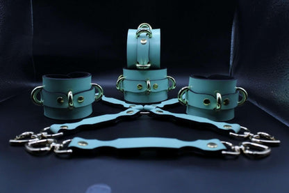 Wrist Cuffs- Adjustable Wrist Ankle Restraints for BDSM Play - Happytoys Sexshop: online sex shop for Feeling Happy & Easy 😊 - Discreet geleverd