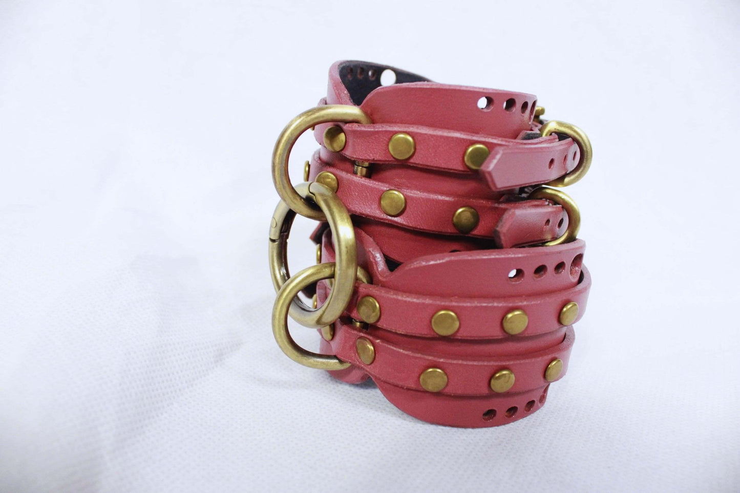 Wrist Cuffs Set for BDSM Bondage Restraints and Submissive Play - Happytoys Sexshop: online sex shop for Feeling Happy & Easy 😊 - Discreet geleverd