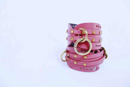 Wrist Cuffs Set for BDSM Bondage Restraints and Submissive Play - Happytoys Sexshop: online sex shop for Feeling Happy & Easy 😊 - Discreet geleverd