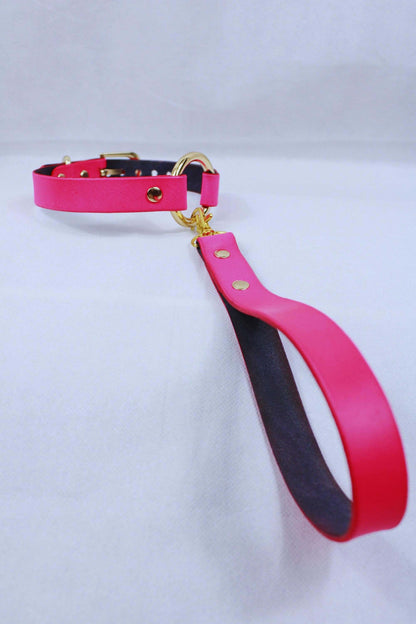 Rio Red BDSM Collar Elegant Power And Discreet Leather Design - Happytoys Sexshop: online sex shop for Feeling Happy & Easy 😊 - Discreet geleverd