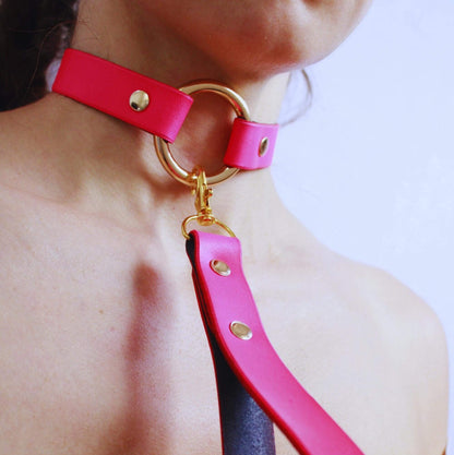 Rio Red BDSM Collar Elegant Power And Discreet Leather Design - Happytoys Sexshop: online sex shop for Feeling Happy & Easy 😊 - Discreet geleverd