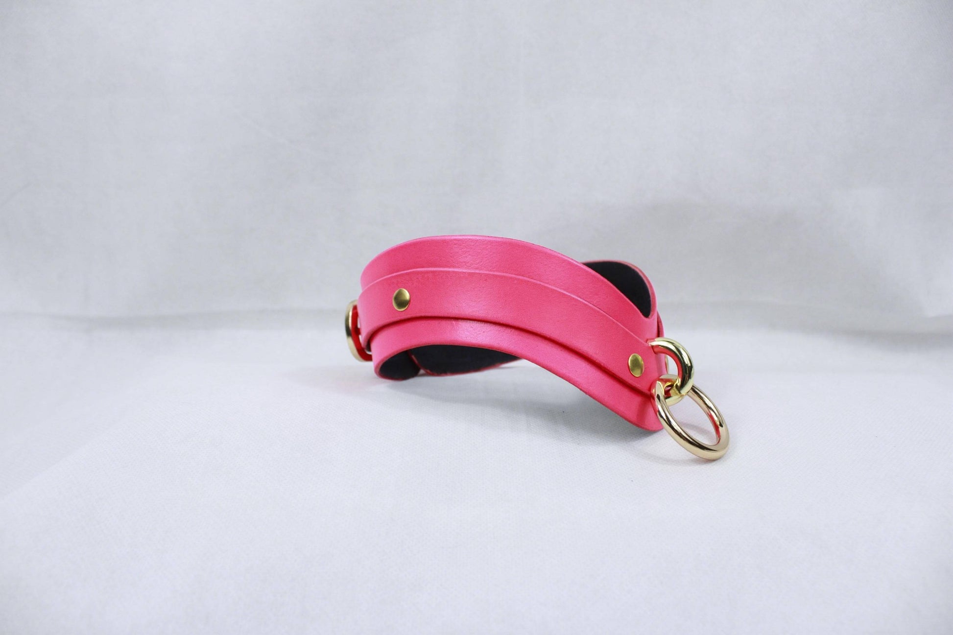 BDSM Day Collar Elegant Leather Choker for Discreet Submissive Play - Happytoys Sexshop: online sex shop for Feeling Happy & Easy 😊 - Discreet geleverd