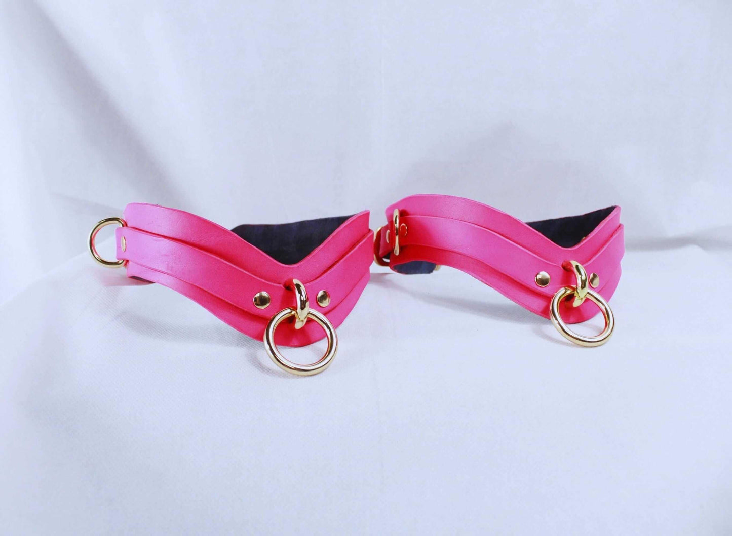 BDSM Gear Pink Thigh Cuffs for Bondage Set for Couples - Happytoys Sexshop: online sex shop for Feeling Happy & Easy 😊 - Discreet geleverd