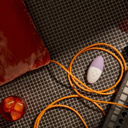 LELO - SIRI 3 CLITORIS MASSAGER CALM LAVENDER - Happytoys Sexshop: online sex shop for Feeling Happy & Easy 😊 - Discreet geleverd