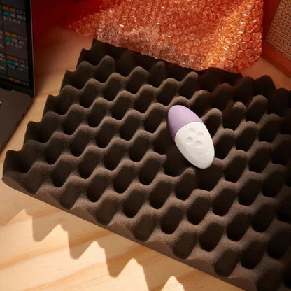 LELO - SIRI 3 CLITORIS MASSAGER CALM LAVENDER - Happytoys Sexshop: online sex shop for Feeling Happy & Easy 😊 - Discreet geleverd