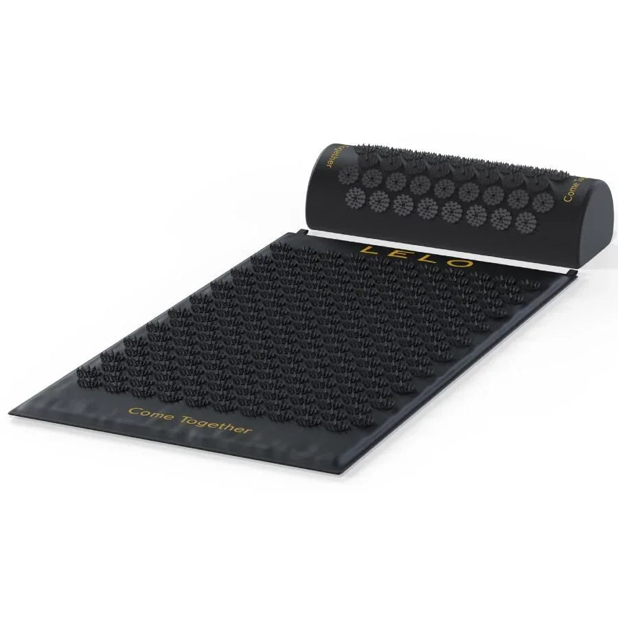 LELO - BODY MASSAGE ACUPRESSURE MAT BLACK - Happytoys Sexshop: online sex shop for Feeling Happy & Easy 😊 - Discreet geleverd