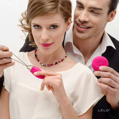 LELO - LYLA 2 INSIGNIA DESIGN EDITION FUCHSIA MASSAGER EGG - Happytoys Sexshop: online sex shop for Feeling Happy & Easy 😊 - Discreet geleverd