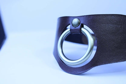 Minimalist BDSM collar Leather Posture Choker with O-Ring - Happytoys Sexshop: online sex shop for Feeling Happy & Easy 😊 - Discreet geleverd